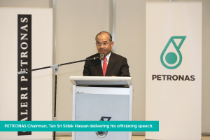 PETRONAS Chairman, Tan Sri Sidek Hassan delivering his officiating speech. 